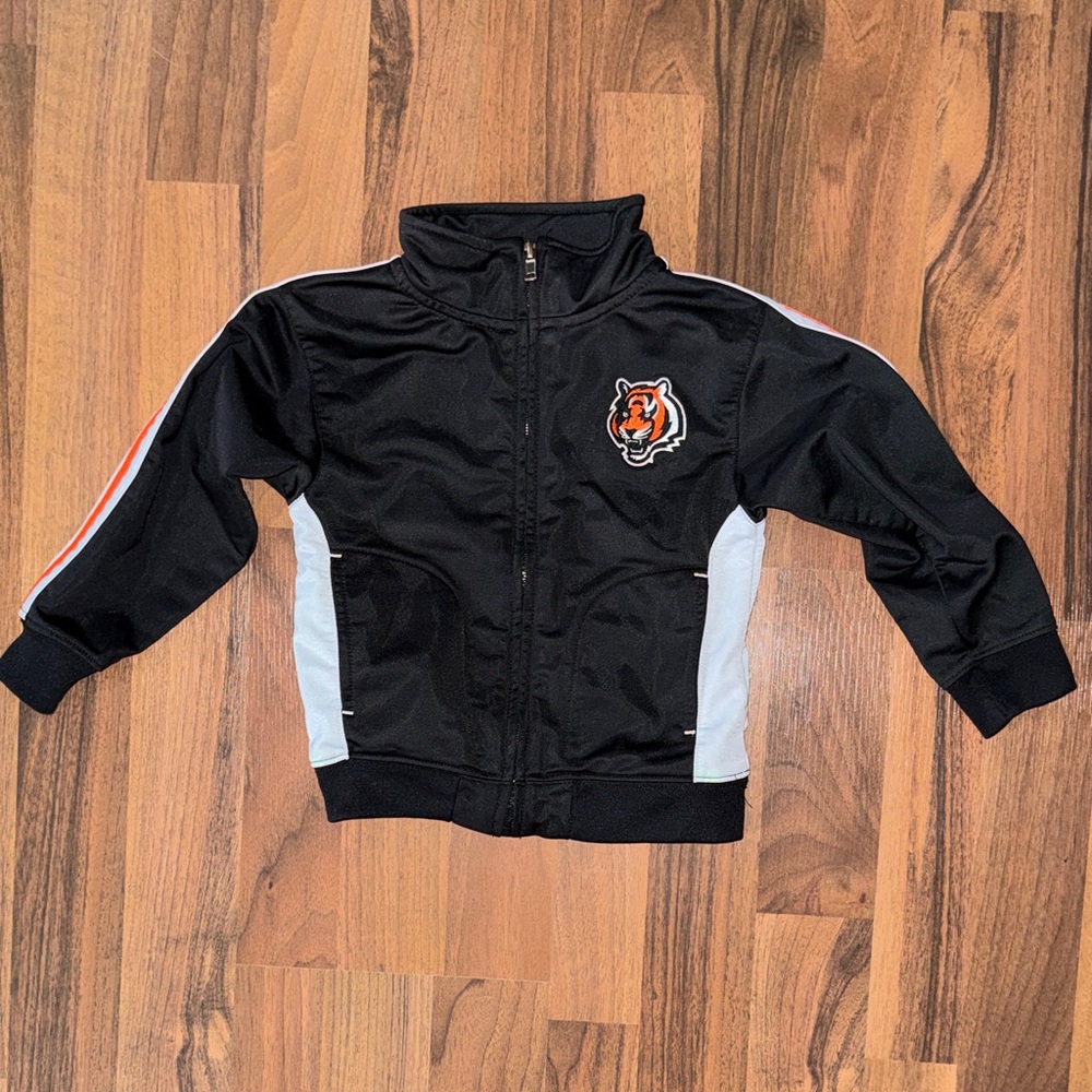 Black Zip-Up Jacket with Bengals Logo